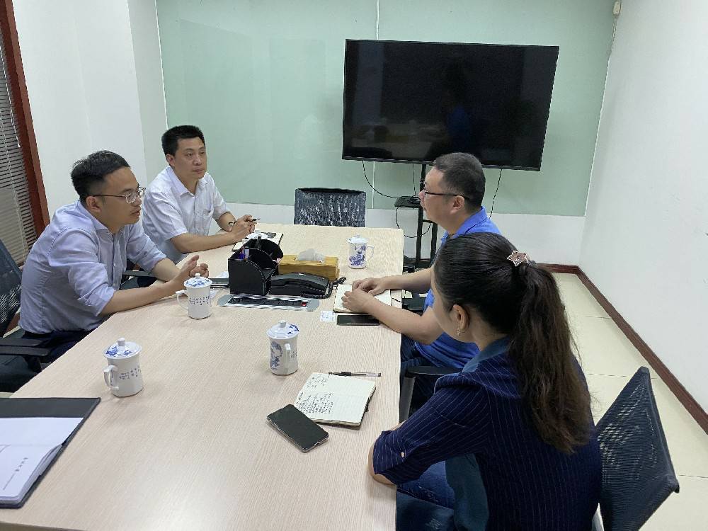 无锡市工信局领导来华体官方版·网页版在线登入-华体(中国)科技开展“三联三解”活动